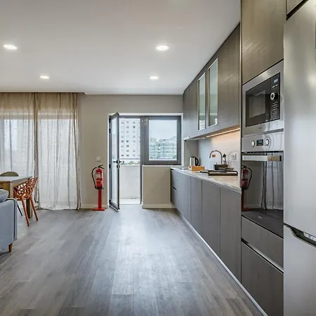 Nomad's Family - 2bed Casa Da Musica 波尔图